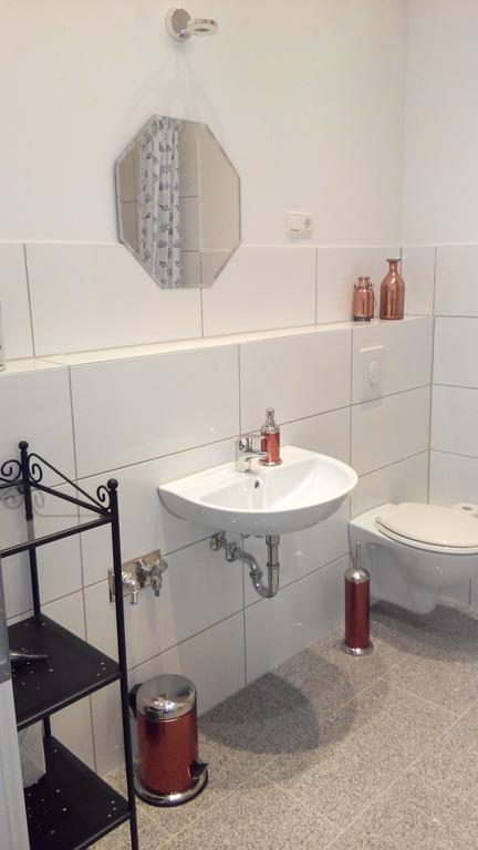 Studio Apartment Niemetzstr 51 Berlin Eksteriør bilde