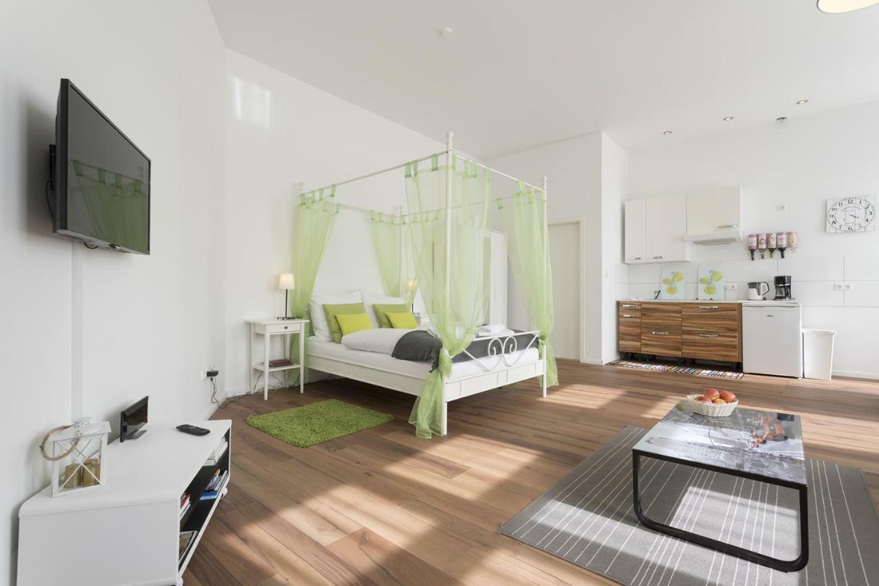 Studio Apartment Niemetzstr 51 Berlin Eksteriør bilde